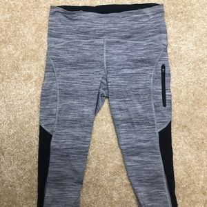 Lululemon 1/2 Cropped Tights Leggings